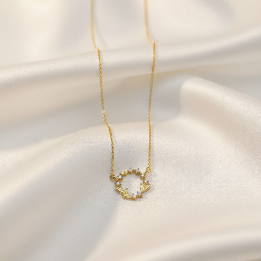 The Eternal Vine Circle Necklace